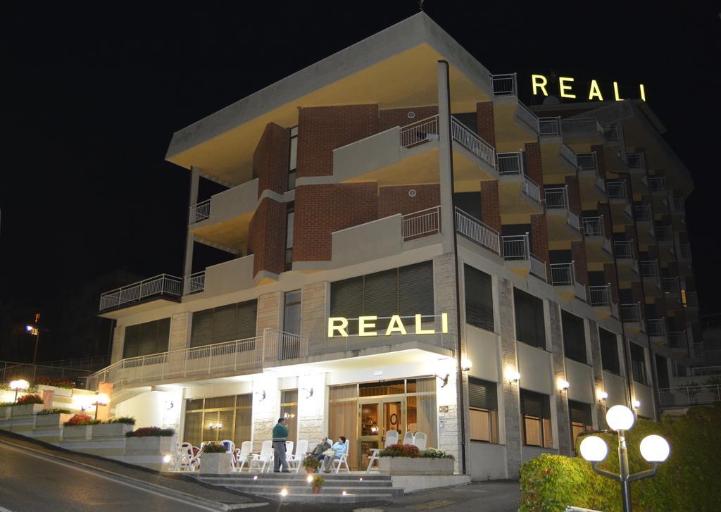 Hotel Reali Chianciano Terme Exterior photo