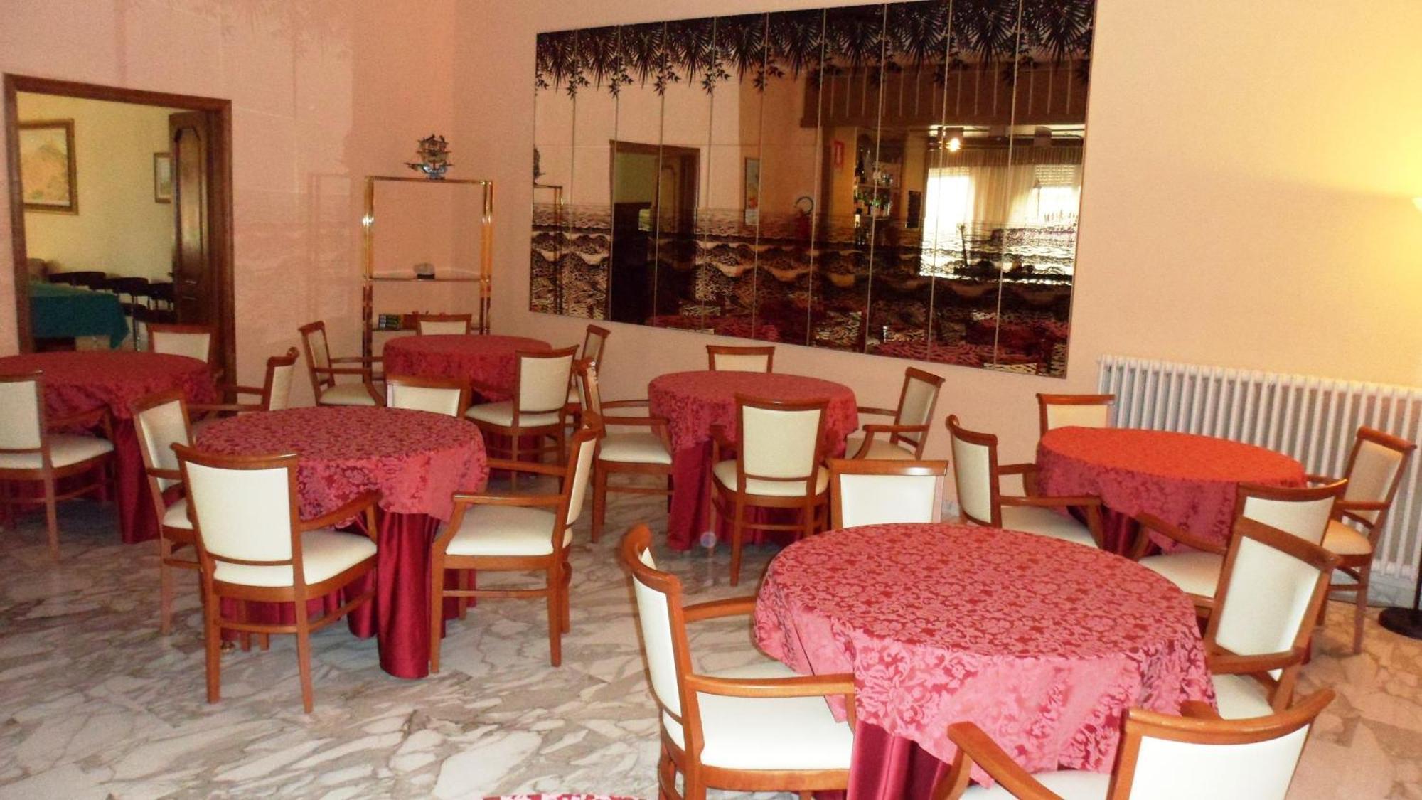 Hotel Reali Chianciano Terme Exterior photo