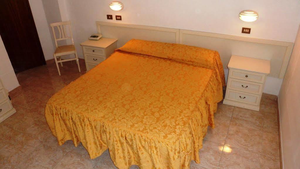 Hotel Reali Chianciano Terme Exterior photo